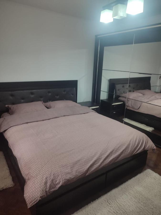 Concept Home Valcea รึมนิคูวัลเจีย ภายนอก รูปภาพ