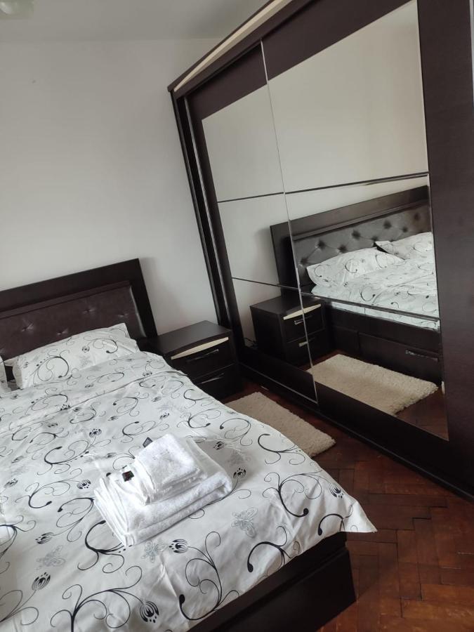 Concept Home Valcea รึมนิคูวัลเจีย ภายนอก รูปภาพ