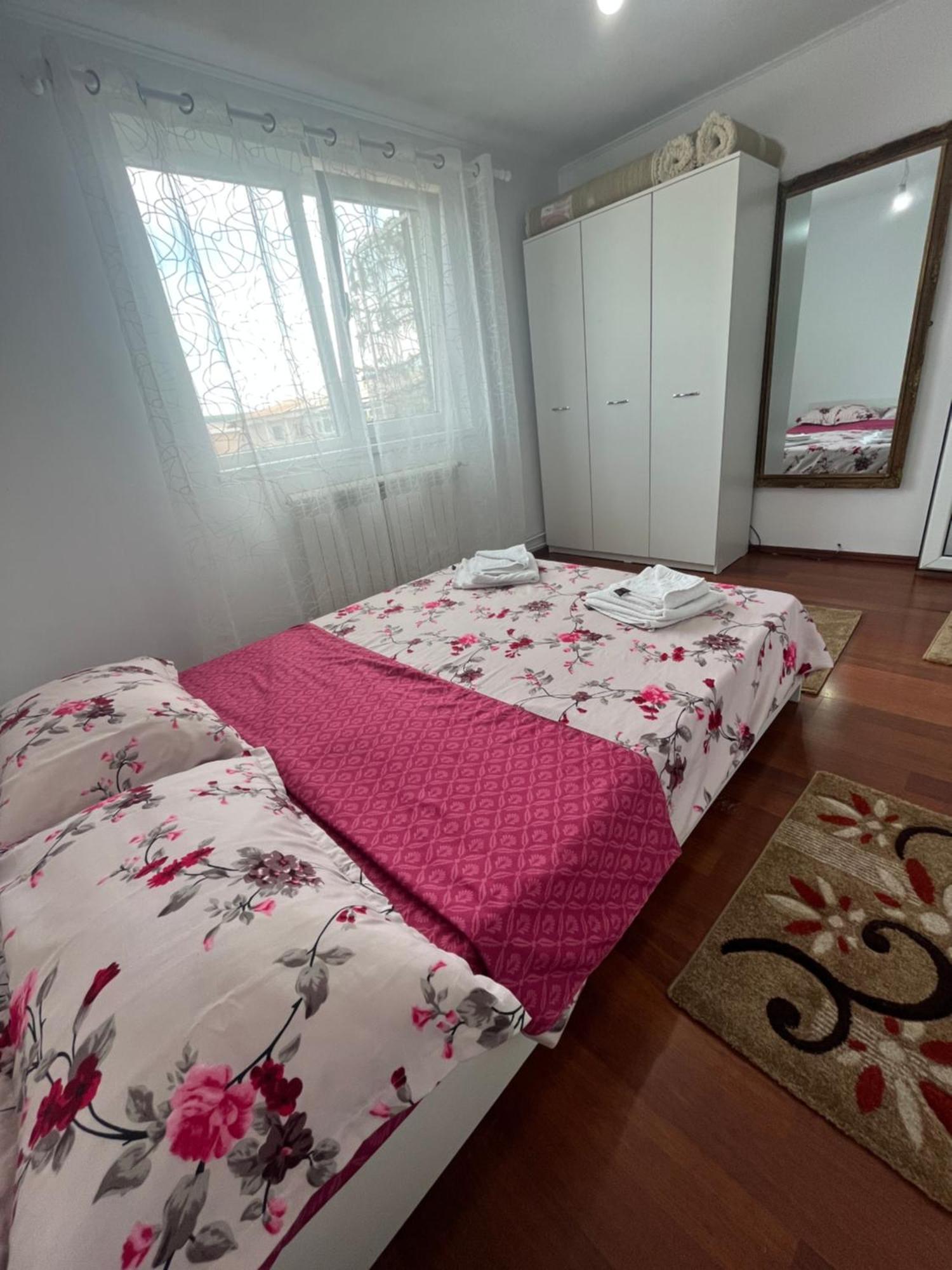Concept Home Valcea รึมนิคูวัลเจีย ภายนอก รูปภาพ